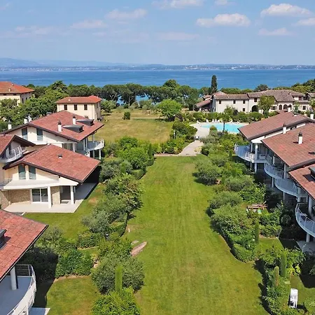 Giulia Luxury Sirmione